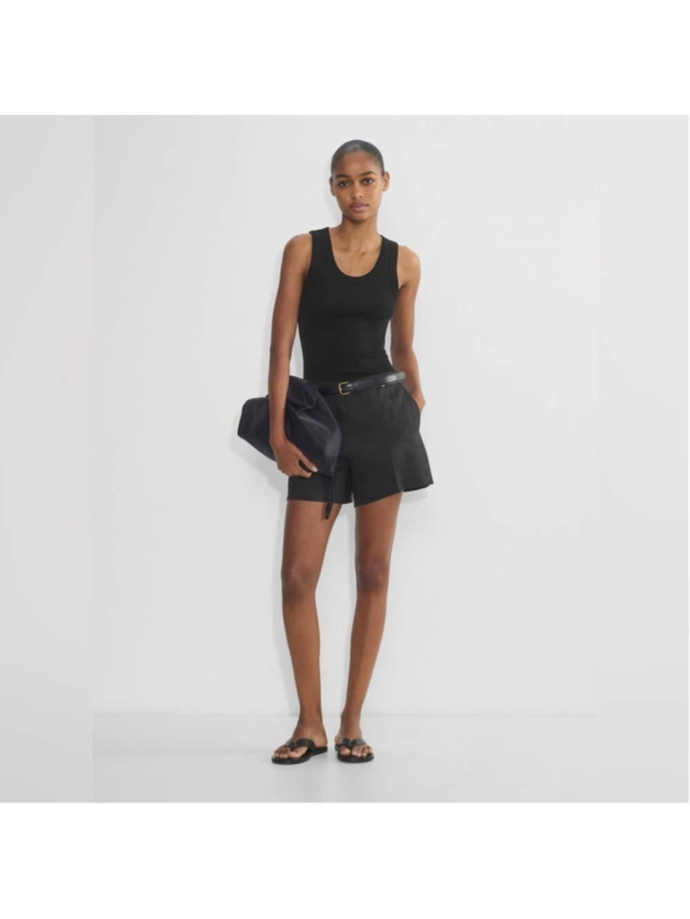 Aritzia Babaton Linen Blend Shorts / Black / Size 6